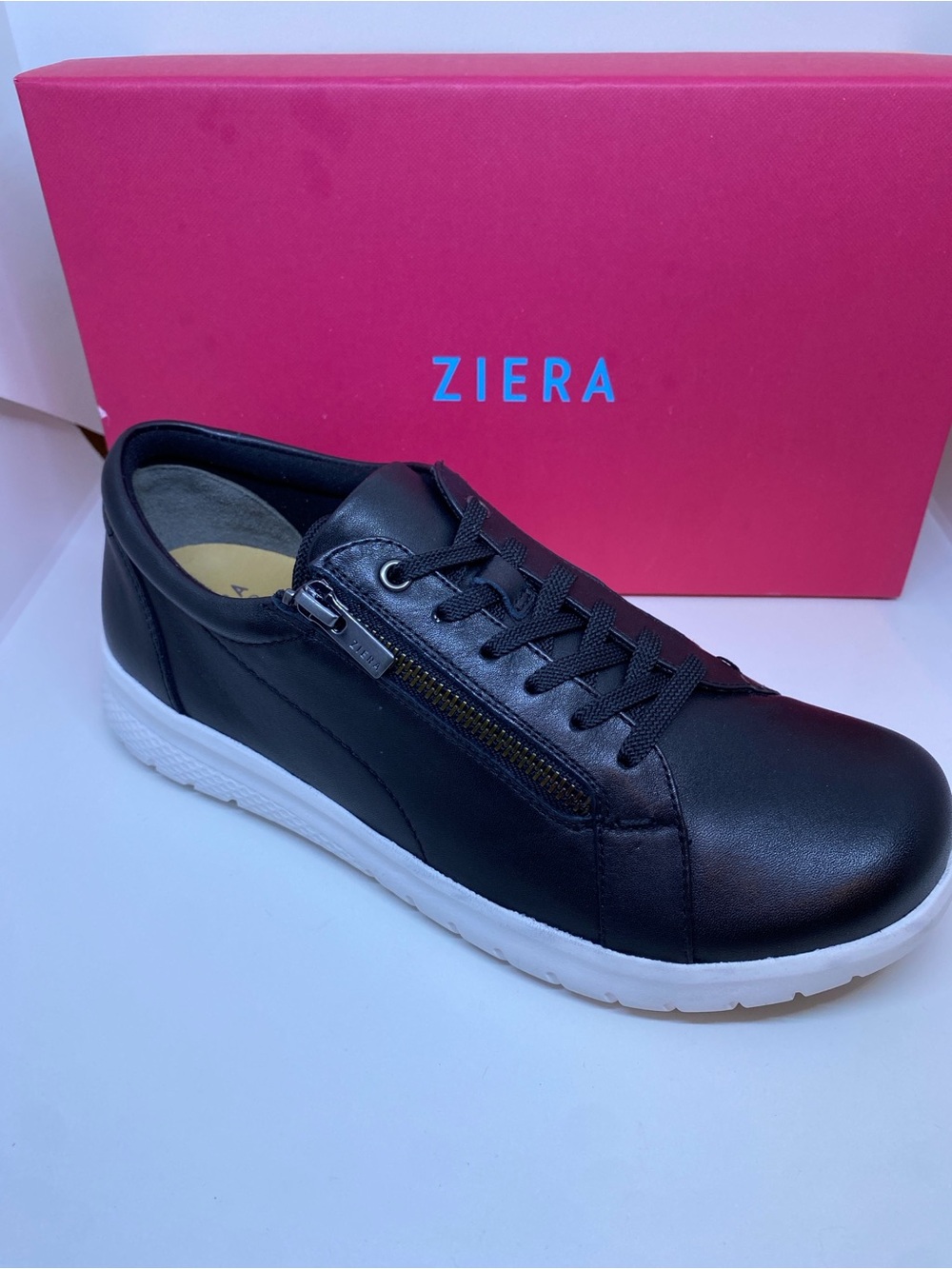 Ziera Solar Women’s Black Leather Side-Zip Lace-Up Sneaker; (US Size 9-9.5 Wide)